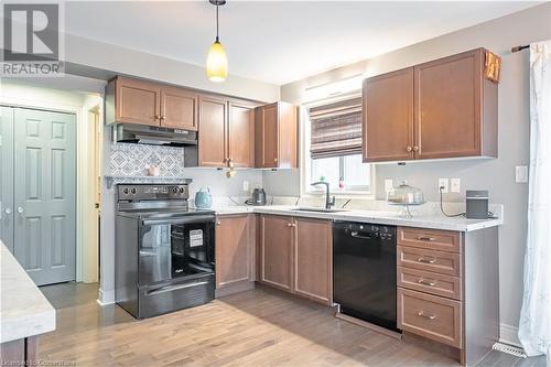 2 Leeson Street, St. Catharines, ON - Indoor Photo Showing Kitchen