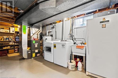 8371 Ares Court, Niagara Falls, ON - Indoor Photo Showing Laundry Room