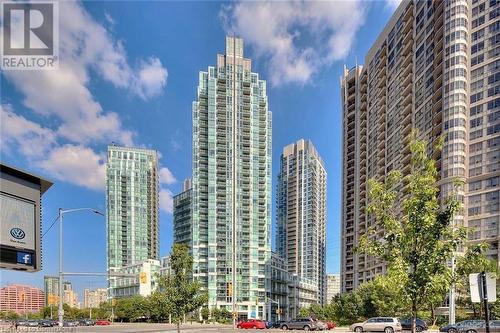 3939 Duke Of York Boulevard Unit# 3305, Mississauga, ON - Outdoor With Facade