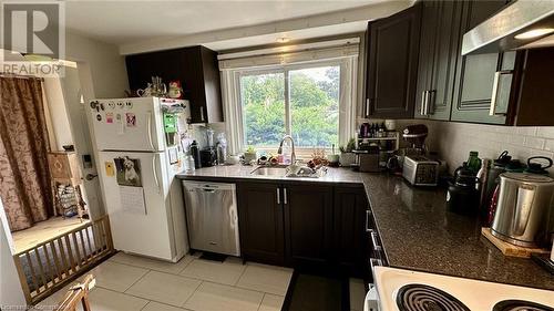 151 Gateshead Crescent Unit# 44, Stoney Creek, ON - Indoor Photo Showing Kitchen With Double Sink