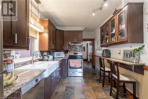 26 Ontario Avenue, Hamilton, ON - Indoor Photo Showing Kitchen