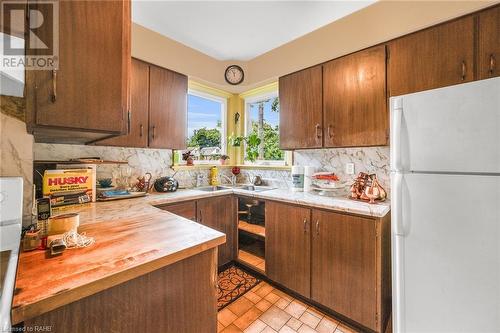 869 Garth Street, Hamilton, ON - Indoor Photo Showing Kitchen With Double Sink