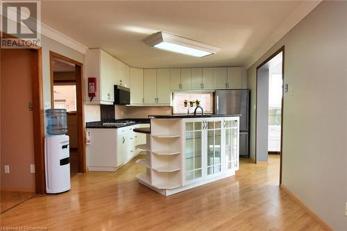 14 Ingrid Court, Hamilton, ON - Indoor Photo Showing Kitchen