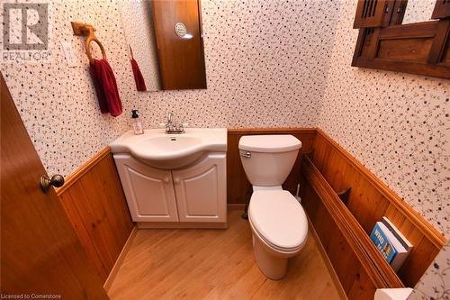 14 Ingrid Court, Hamilton, ON - Indoor Photo Showing Bathroom