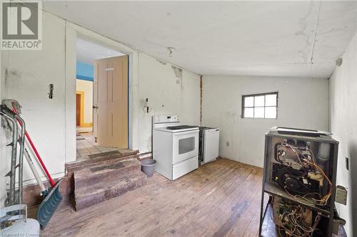 122 Florence Street, Hamilton, ON - Indoor Photo Showing Kitchen