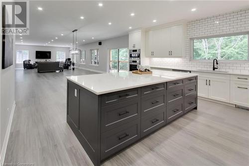 311 Echo Ridge Road, Kearney, ON - Indoor Photo Showing Kitchen With Upgraded Kitchen