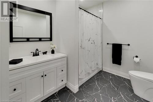 Main floor bathroom - 311 Echo Ridge Road, Kearney, ON - Indoor Photo Showing Bathroom