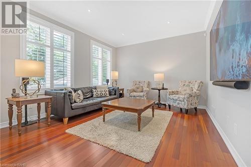 16 Gristmill Place, Hamilton, ON - Indoor Photo Showing Living Room