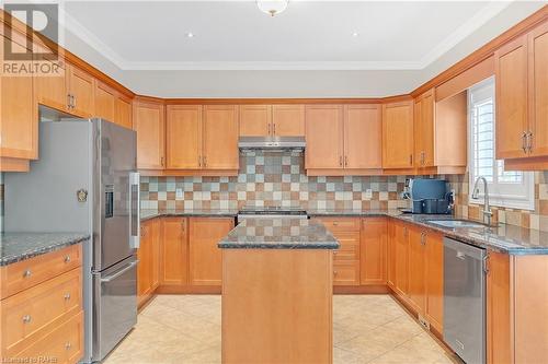 16 Gristmill Place, Hamilton, ON - Indoor Photo Showing Kitchen