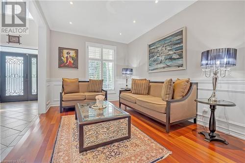 16 Gristmill Place, Hamilton, ON - Indoor Photo Showing Living Room