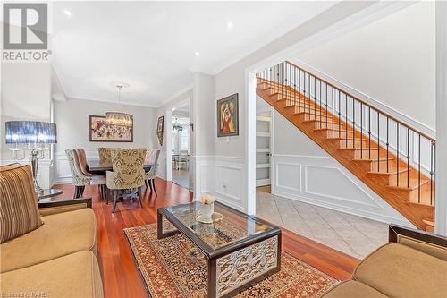 16 Gristmill Place, Hamilton, ON - Indoor Photo Showing Living Room