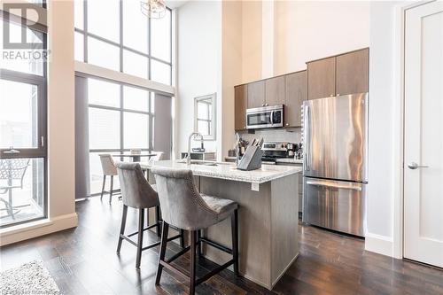 112 King Street E Unit# Ph 3, Hamilton, ON - Indoor Photo Showing Kitchen With Upgraded Kitchen