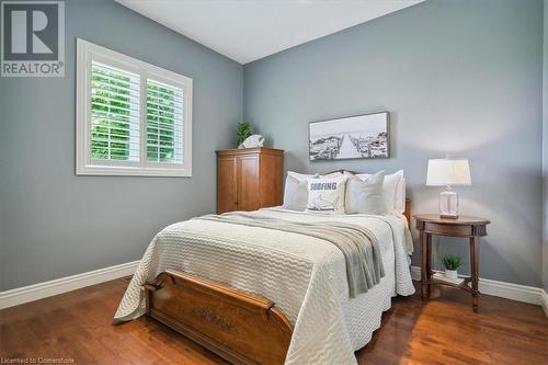 9893 Dickenson Road W, Hamilton, ON - Indoor Photo Showing Bedroom