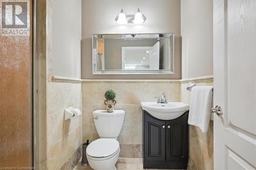 9893 Dickenson Road W, Hamilton, ON - Indoor Photo Showing Bathroom