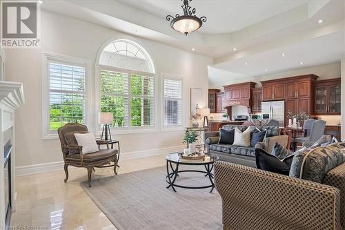 9893 Dickenson Road W, Hamilton, ON - Indoor Photo Showing Living Room