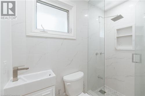 5662 Wesson Road, New Tecumseth, ON - Indoor Photo Showing Bathroom