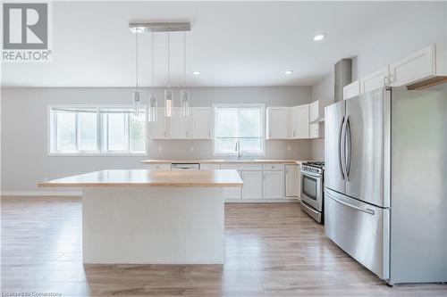 5662 Wesson Road, New Tecumseth, ON - Indoor Photo Showing Kitchen