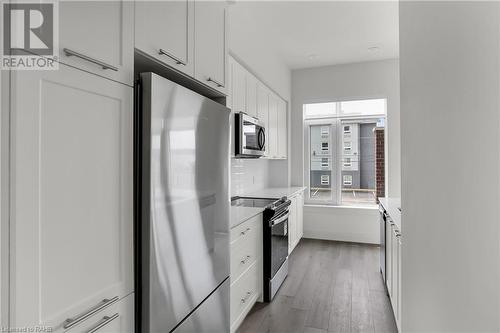 70 Windward Drive, Grimsby, ON - Indoor Photo Showing Kitchen