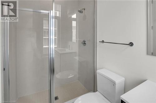 70 Windward Drive, Grimsby, ON - Indoor Photo Showing Bathroom