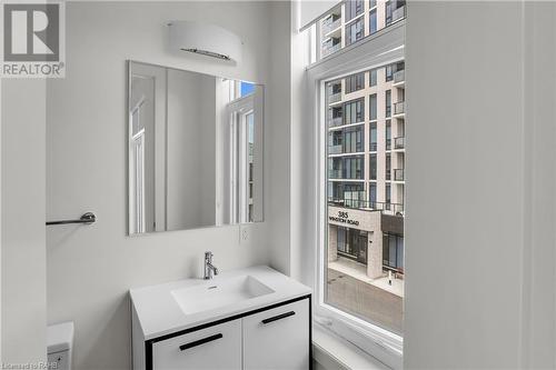 70 Windward Drive, Grimsby, ON - Indoor Photo Showing Bathroom