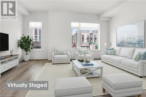 70 Windward Drive, Grimsby, ON - Indoor Photo Showing Living Room