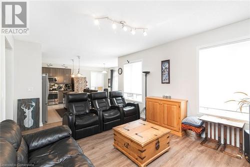 67 Larry Crescent, Caledonia, ON - Indoor Photo Showing Living Room