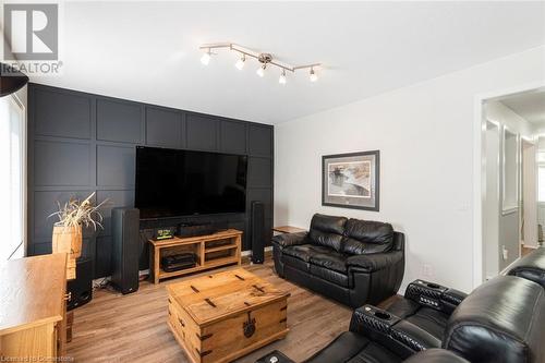 67 Larry Crescent, Caledonia, ON - Indoor Photo Showing Living Room