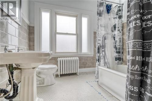 169 Delaware Avenue, Hamilton, ON - Indoor Photo Showing Bathroom