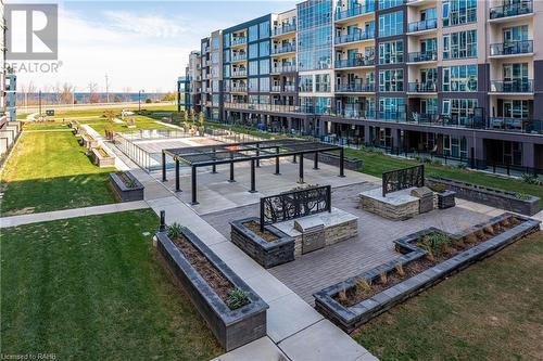 16 Concord Place Unit# 431, Grimsby, ON - Outdoor