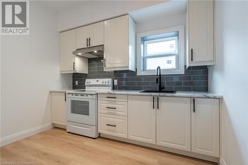 263 Kensington Avenue N, Hamilton, ON - Indoor Photo Showing Kitchen