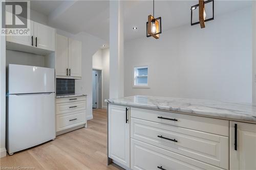 263 Kensington Avenue N, Hamilton, ON - Indoor Photo Showing Kitchen