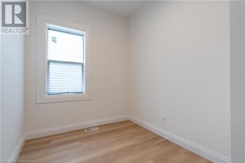 263 Kensington Avenue N, Hamilton, ON - Indoor Photo Showing Other Room