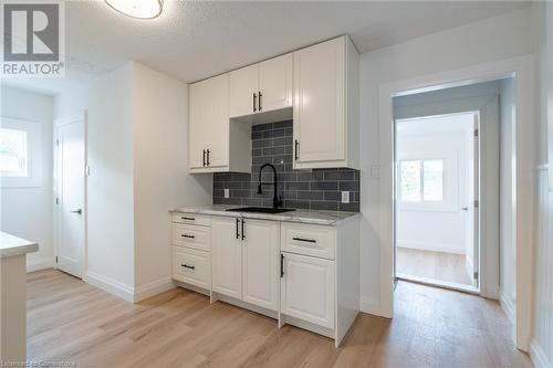 263 Kensington Avenue N, Hamilton, ON - Indoor Photo Showing Kitchen