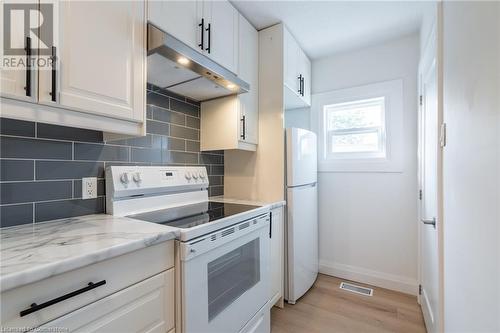 263 Kensington Avenue N, Hamilton, ON - Indoor Photo Showing Kitchen