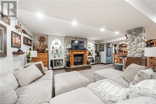 70 Oak Avenue, Dundas, ON - Indoor Photo Showing Living Room With Fireplace