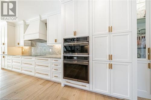 70 Oak Avenue, Dundas, ON - Indoor Photo Showing Kitchen With Upgraded Kitchen