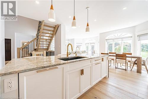 70 Oak Avenue, Dundas, ON - Indoor Photo Showing Kitchen With Upgraded Kitchen