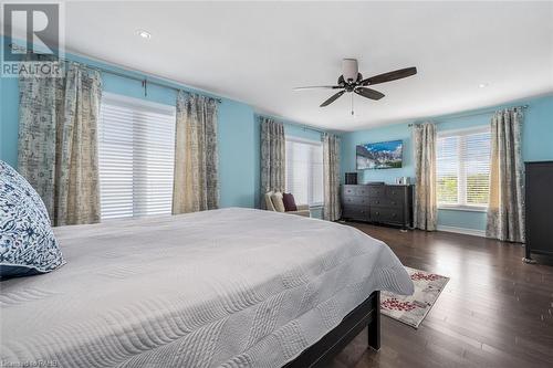 28 Pierre Trudeau Lane, Grimsby, ON - Indoor Photo Showing Bedroom