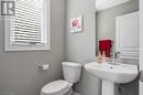 28 Pierre Trudeau Lane, Grimsby, ON  - Indoor Photo Showing Bathroom 