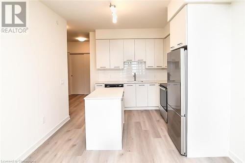 385 Winston Road Unit# 307, Grimsby, ON - Indoor Photo Showing Kitchen