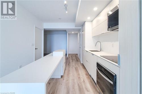 370 Martha Street Unit# 209, Burlington, ON - Indoor Photo Showing Kitchen