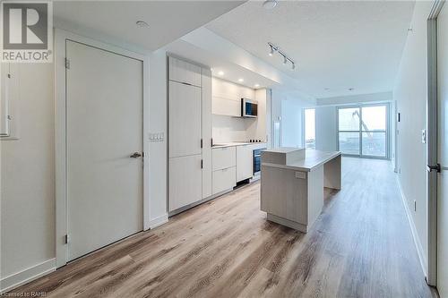 370 Martha Street Unit# 209, Burlington, ON - Indoor Photo Showing Kitchen