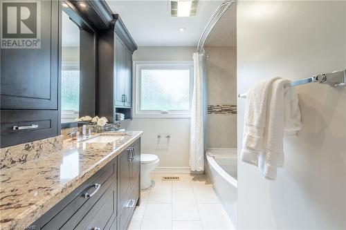 358 Arden Crescent, Burlington, ON - Indoor Photo Showing Bathroom