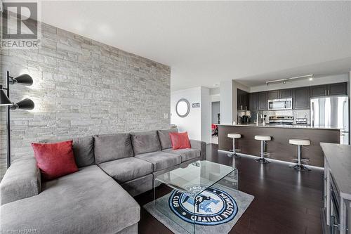 1940 Ironstone Drive Unit# 1104, Burlington, ON - Indoor Photo Showing Living Room