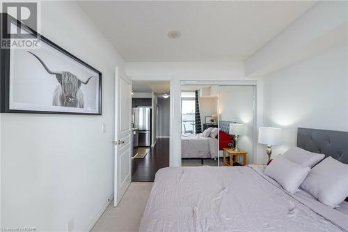 1940 Ironstone Drive Unit# 1104, Burlington, ON - Indoor Photo Showing Bedroom