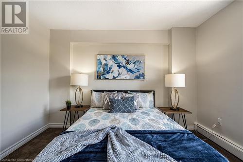 10 John Street Unit# 209, Dundas, ON - Indoor Photo Showing Bedroom