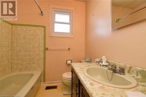 2 Westdale Avenue, Port Dover, ON - Indoor Photo Showing Bathroom