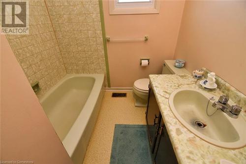 2 Westdale Avenue, Port Dover, ON - Indoor Photo Showing Bathroom