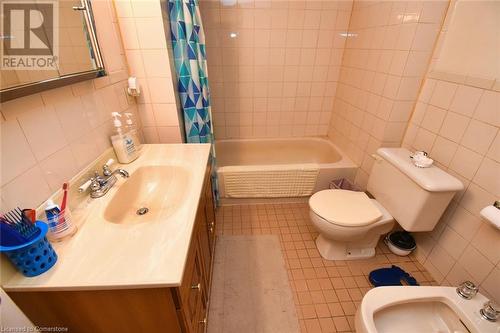 2 Westdale Avenue, Port Dover, ON - Indoor Photo Showing Bathroom