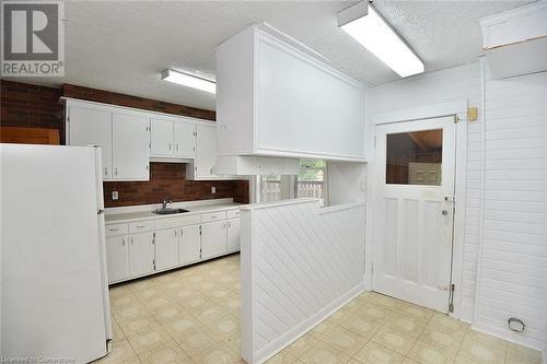 493 Crosby Avenue, Burlington, ON - Indoor Photo Showing Kitchen